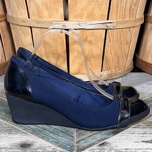 Anne Klein Sport Tamarow Navy Black Fabric Faux Leather Wedge Pumps Womens 9.5